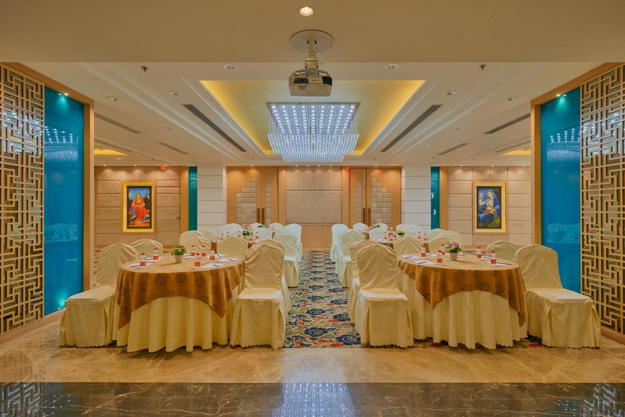 Skk Blu Hotel & Spa Ουνταϊπούρ Εξωτερικό φωτογραφία